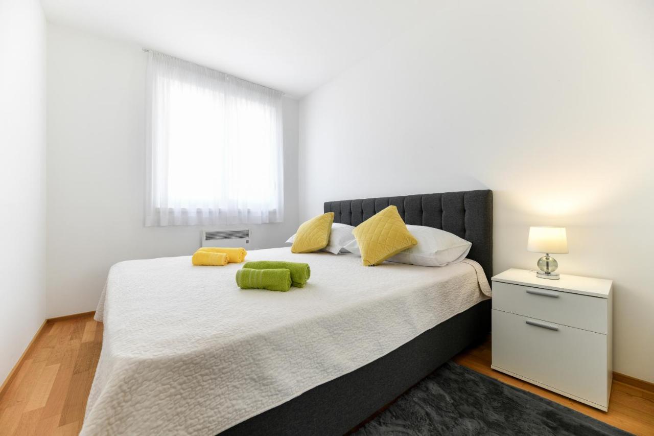 Modern Apartment For 2025' Vacation In Zadar Eksteriør bilde