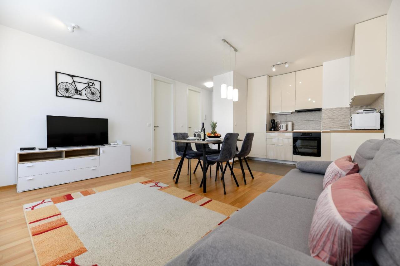 Modern Apartment For 2025' Vacation In Zadar Eksteriør bilde