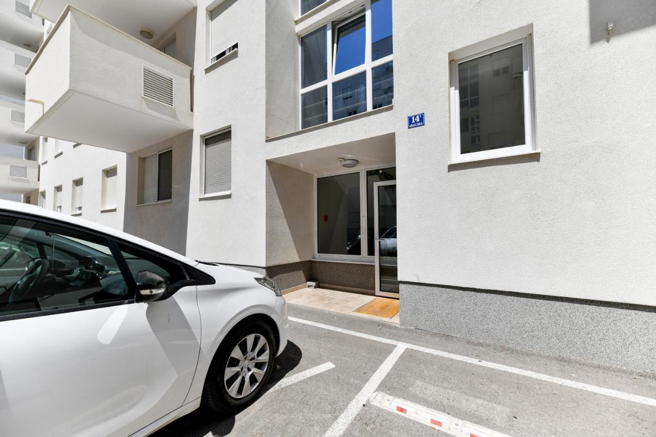 Modern Apartment For 2025' Vacation In Zadar Eksteriør bilde