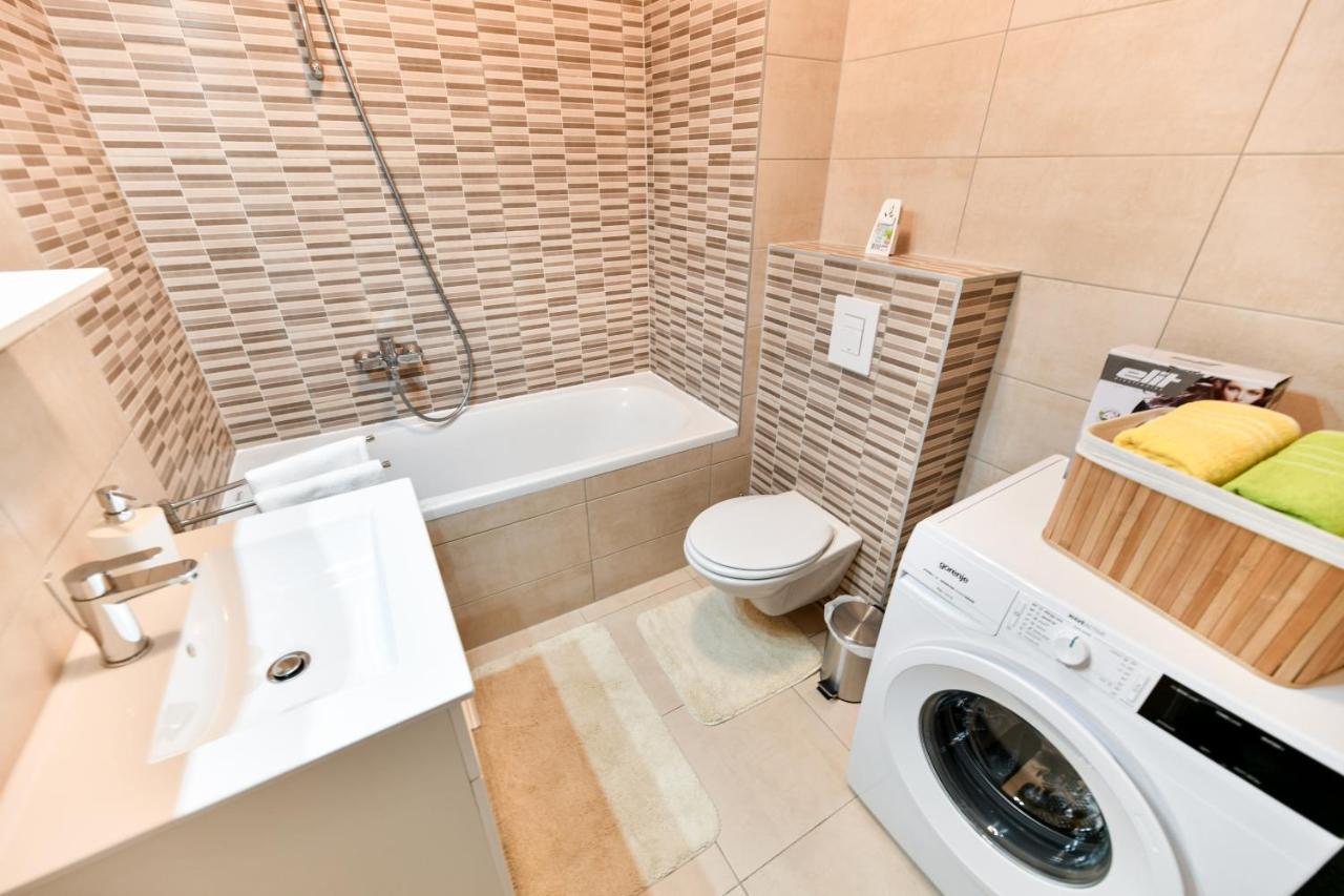 Modern Apartment For 2025' Vacation In Zadar Eksteriør bilde