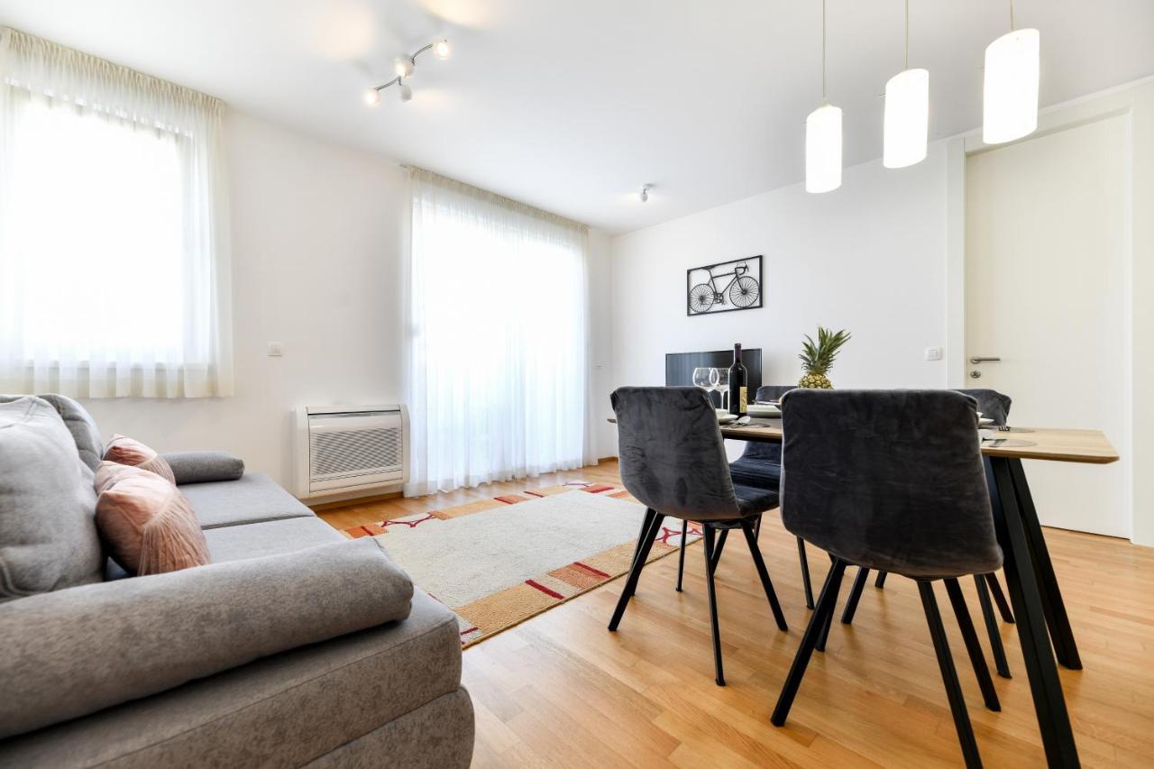 Modern Apartment For 2025' Vacation In Zadar Eksteriør bilde