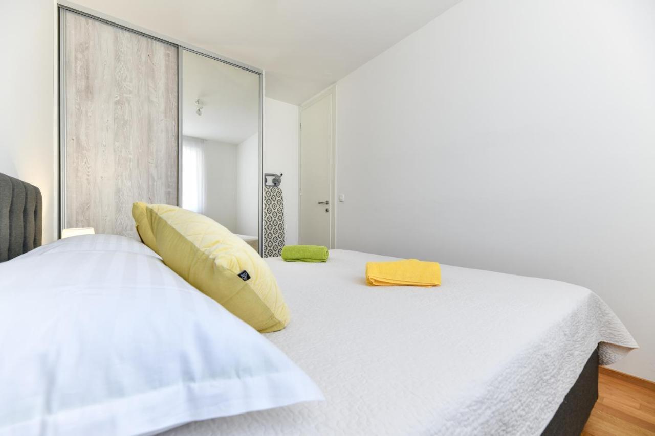 Modern Apartment For 2025' Vacation In Zadar Eksteriør bilde