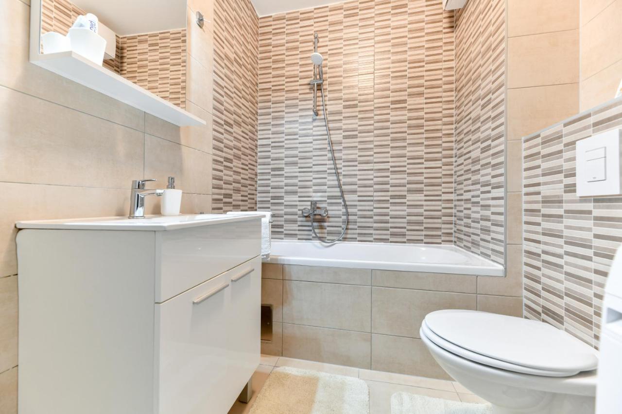 Modern Apartment For 2025' Vacation In Zadar Eksteriør bilde