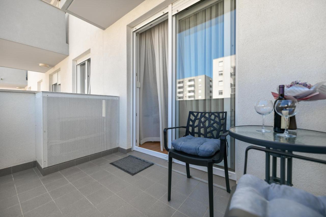 Modern Apartment For 2025' Vacation In Zadar Eksteriør bilde