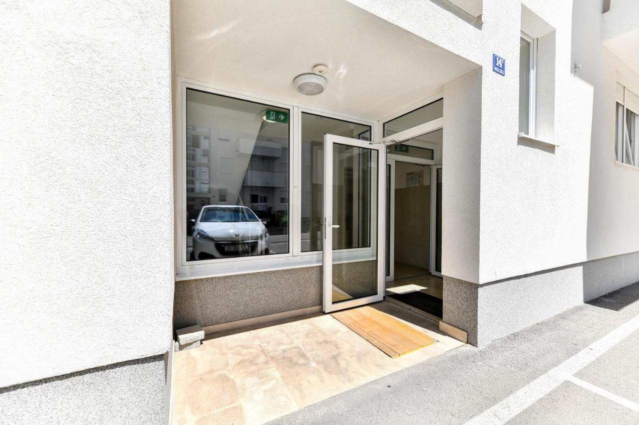 Modern Apartment For 2025' Vacation In Zadar Eksteriør bilde