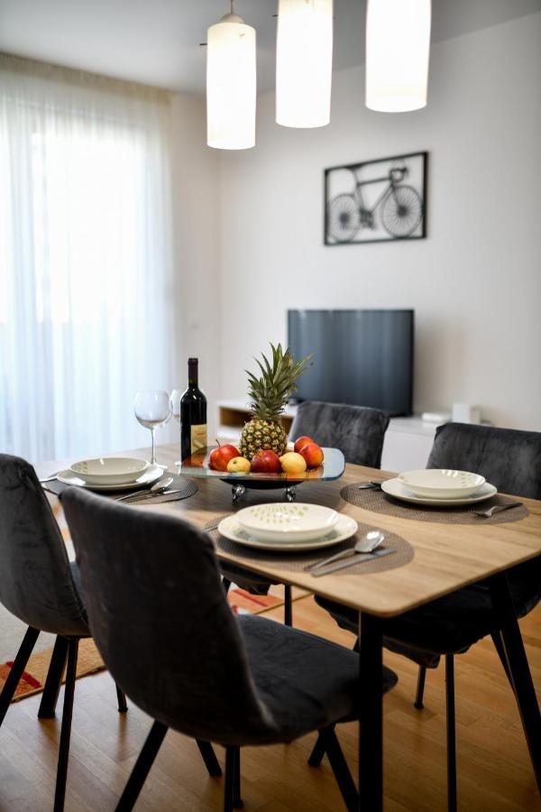 Modern Apartment For 2025' Vacation In Zadar Eksteriør bilde