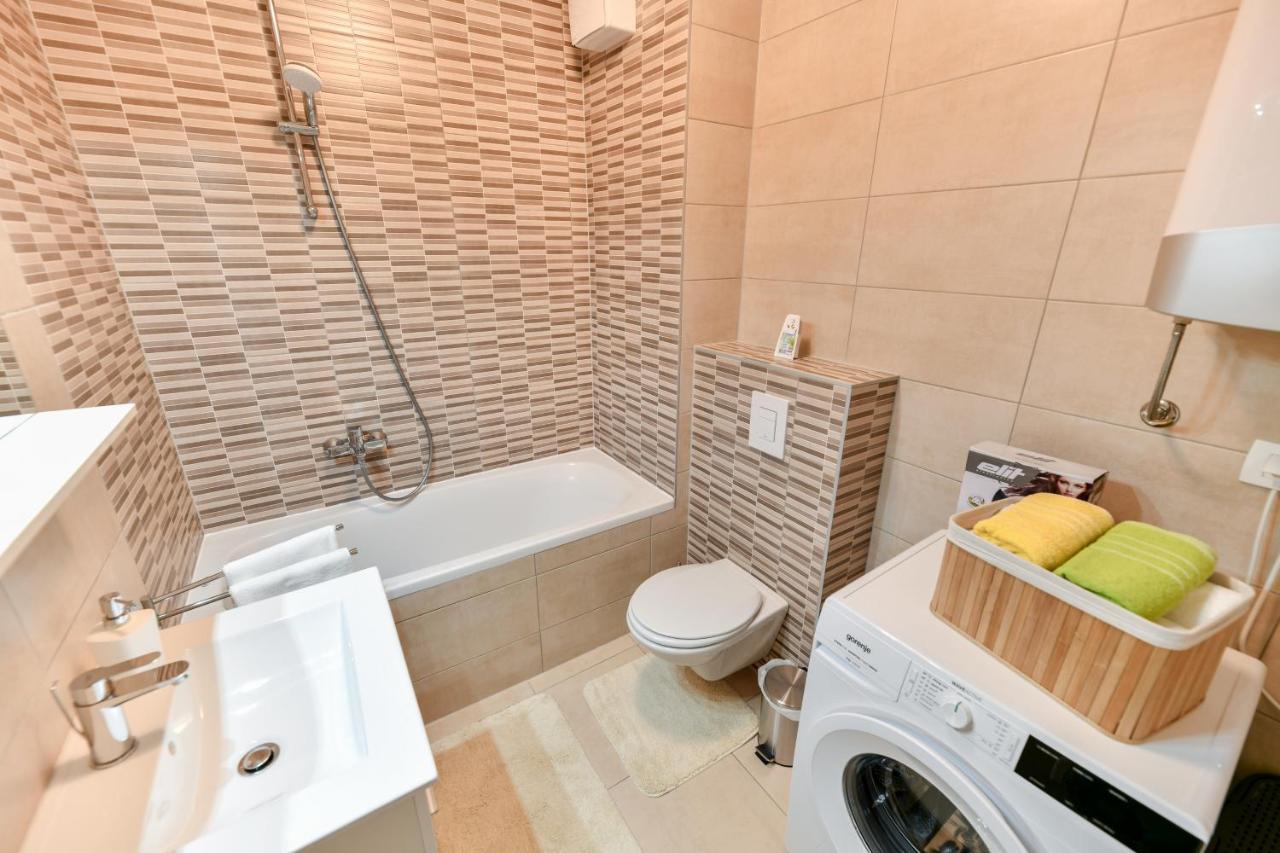 Modern Apartment For 2025' Vacation In Zadar Eksteriør bilde