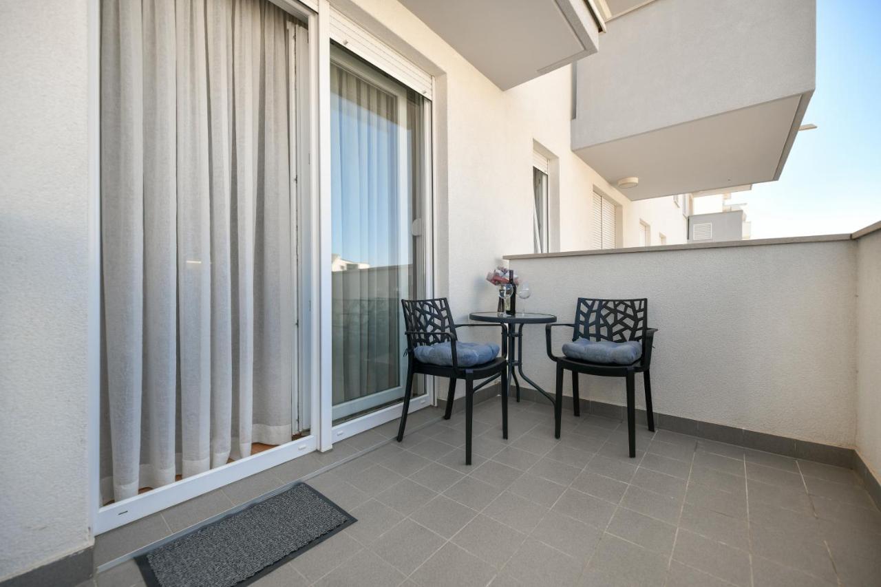 Modern Apartment For 2025' Vacation In Zadar Eksteriør bilde