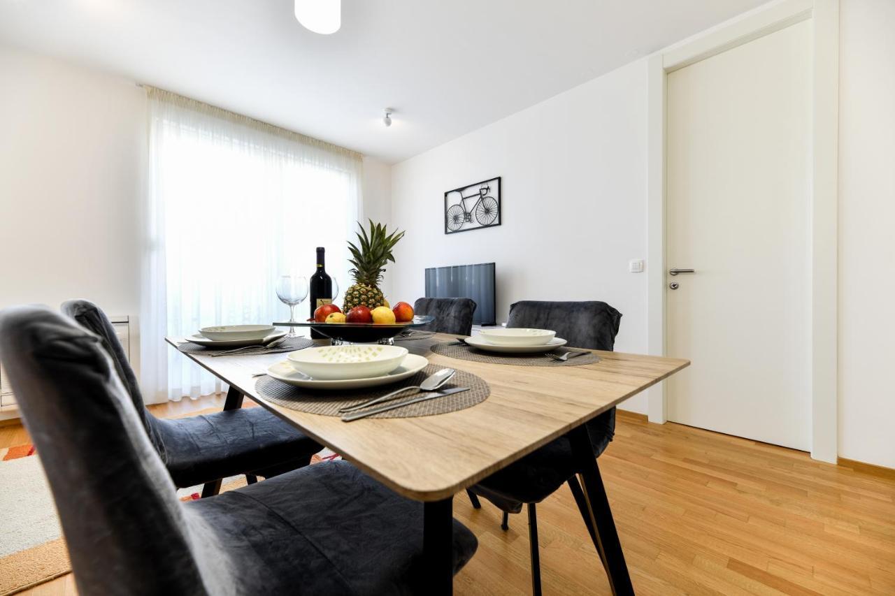 Modern Apartment For 2025' Vacation In Zadar Eksteriør bilde