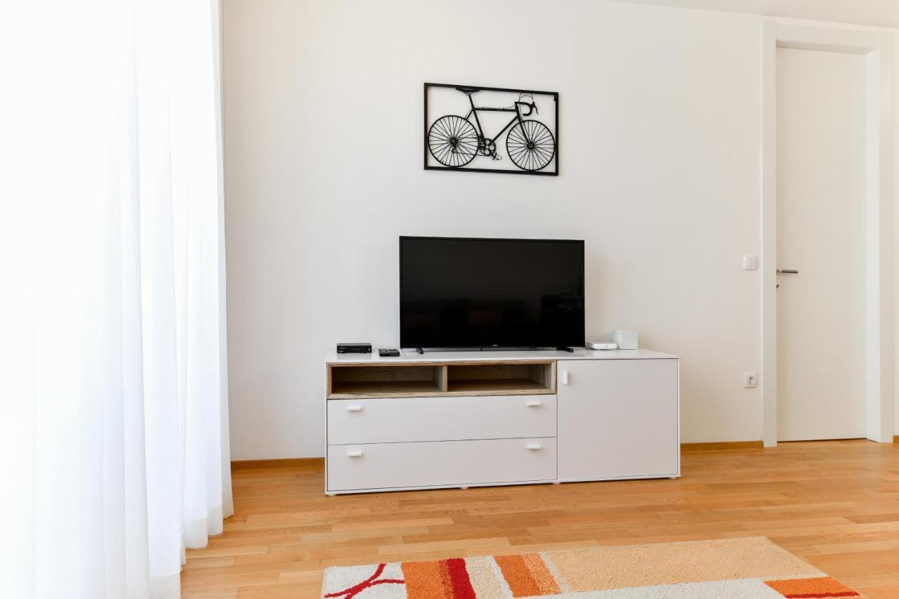 Modern Apartment For 2025' Vacation In Zadar Eksteriør bilde